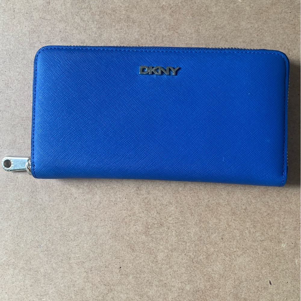 DKNY wallet